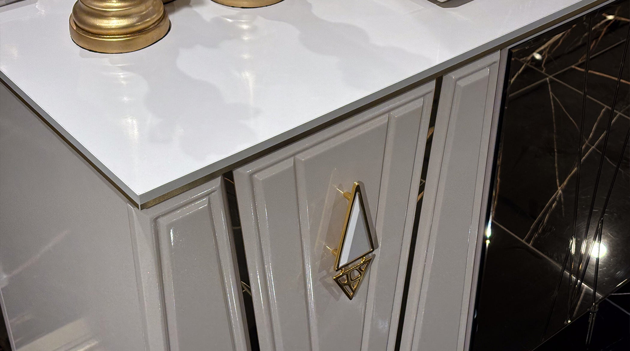 Anka Dining Set
