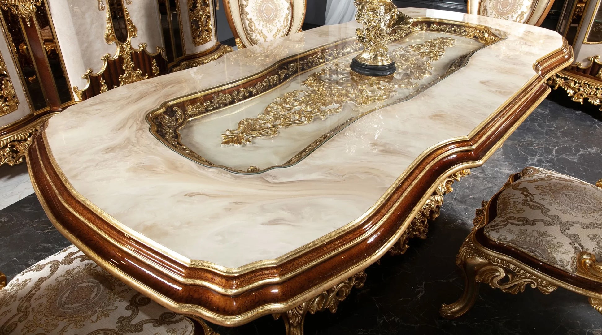 Victoria Royal Set